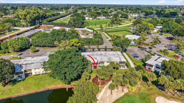 18 Westgate Lane E, Boynton Beach, FL 33436