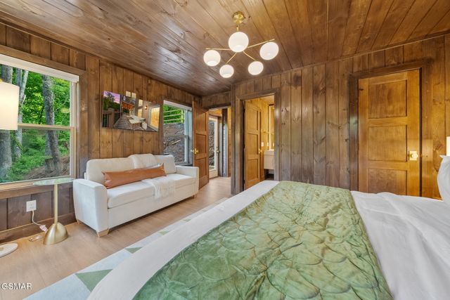 1924 Pine Court, Sevierville, TN 37876