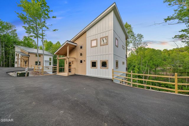 1924 Pine Court, Sevierville, TN 37876