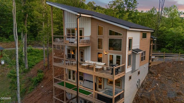 1924 Pine Court, Sevierville, TN 37876