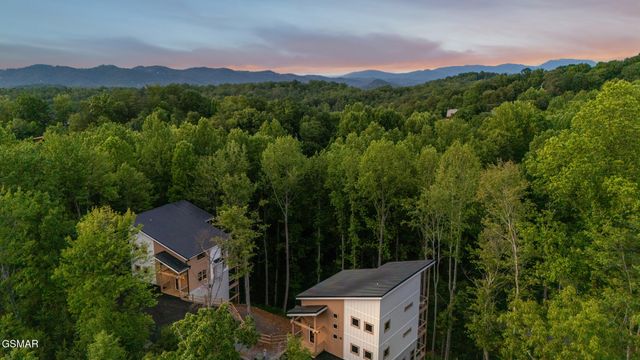 1924 Pine Court, Sevierville, TN 37876