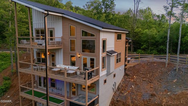 1924 Pine Court, Sevierville, TN 37876