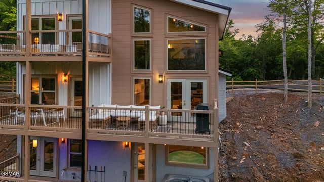 1924 Pine Court, Sevierville, TN 37876