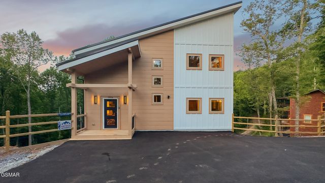 1924 Pine Court, Sevierville, TN 37876