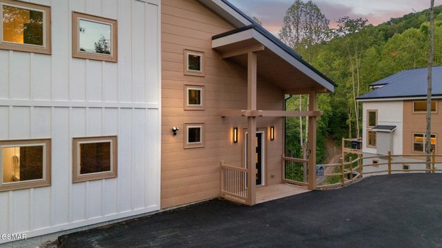 1924 Pine Court, Sevierville, TN 37876