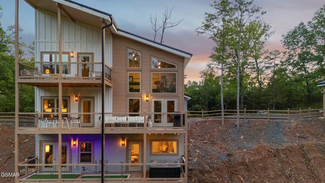 1924 Pine Court, Sevierville, TN 37876