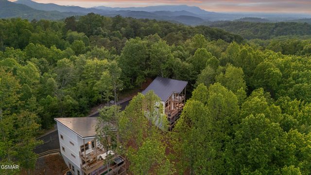 1924 Pine Court, Sevierville, TN 37876