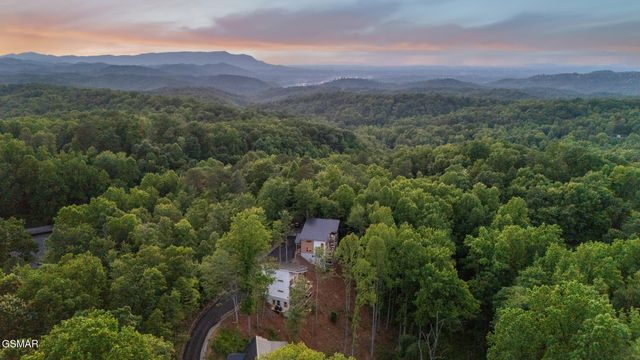 1924 Pine Court, Sevierville, TN 37876