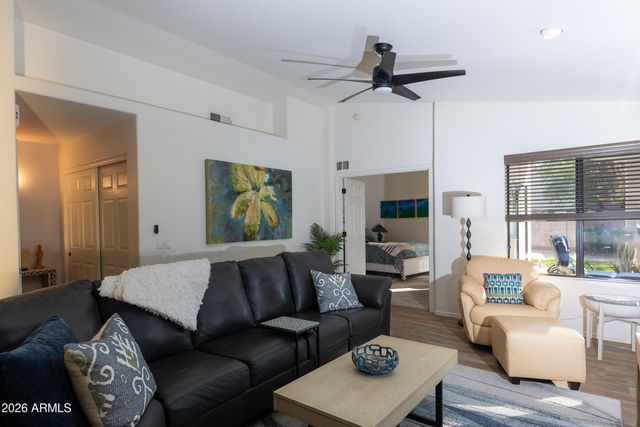 8629 W MAUI Lane, Peoria, AZ 85381