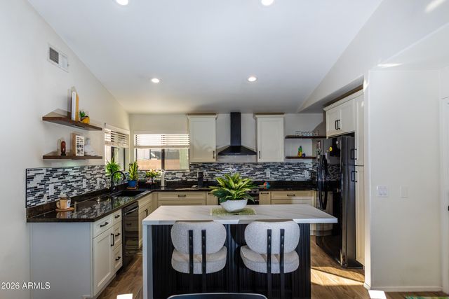 8629 W MAUI Lane, Peoria, AZ 85381