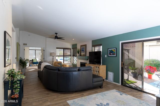 8629 W MAUI Lane, Peoria, AZ 85381