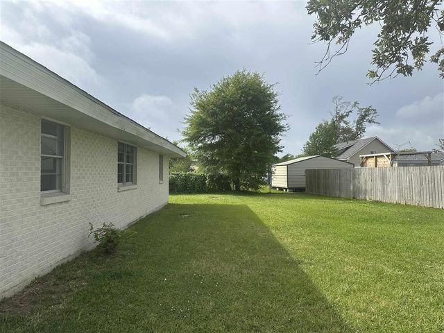 203 Jackson Avenue, Sulphur, LA 70663