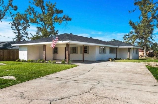 203 Jackson Avenue, Sulphur, LA 70663