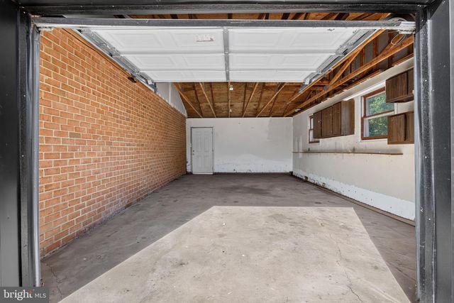 18 DEFOE CIR, Newark, DE 19702