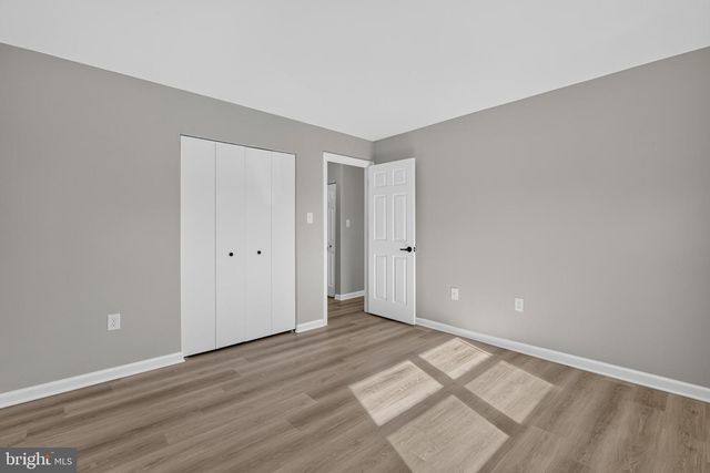 18 DEFOE CIR, Newark, DE 19702