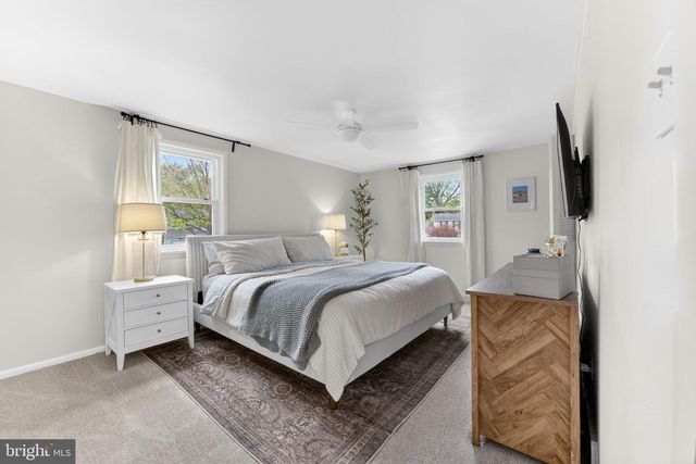 540 PIONEER CIR, Harleysville, PA 19438
