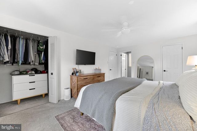 540 PIONEER CIR, Harleysville, PA 19438