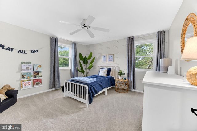 540 PIONEER CIR, Harleysville, PA 19438