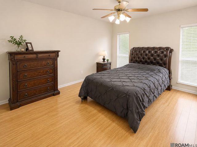 727 Brantford Dr, Port Allen, LA 70767