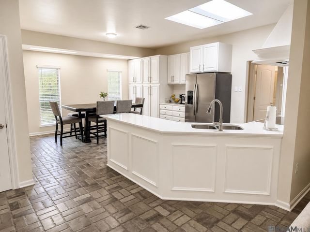 727 Brantford Dr, Port Allen, LA 70767
