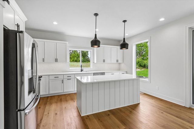 1212 Timber Trail, Solon, IA 52333