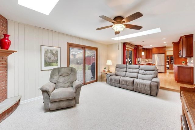 1606 N Pine Avenue, Arlington Heights, IL 60004