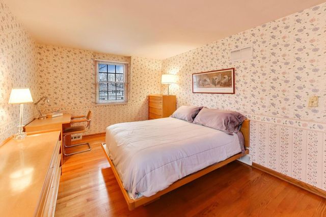 1606 N Pine Avenue, Arlington Heights, IL 60004