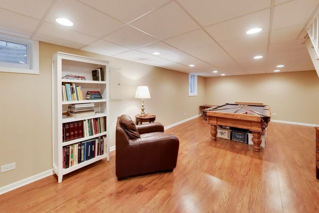 1606 N Pine Avenue, Arlington Heights, IL 60004