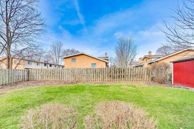 1606 N Pine Avenue, Arlington Heights, IL 60004