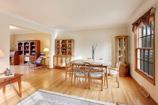 1606 N Pine Avenue, Arlington Heights, IL 60004