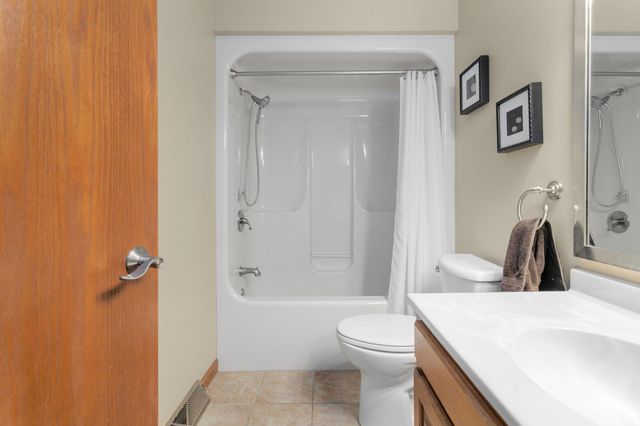 1407 Ashton Court, Goshen, IN 46526