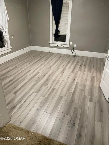 2116 S moffet Avenue, Joplin, MO 64801