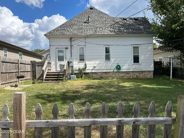 2116 S moffet Avenue, Joplin, MO 64801