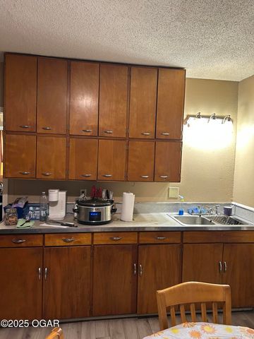 2116 S moffet Avenue, Joplin, MO 64801