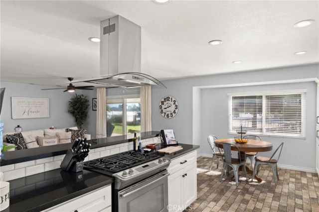 18165 Mariposa, Riverside, CA 92508