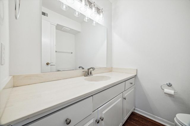 5827 Valley Forge Drive 83, Houston, TX 77057