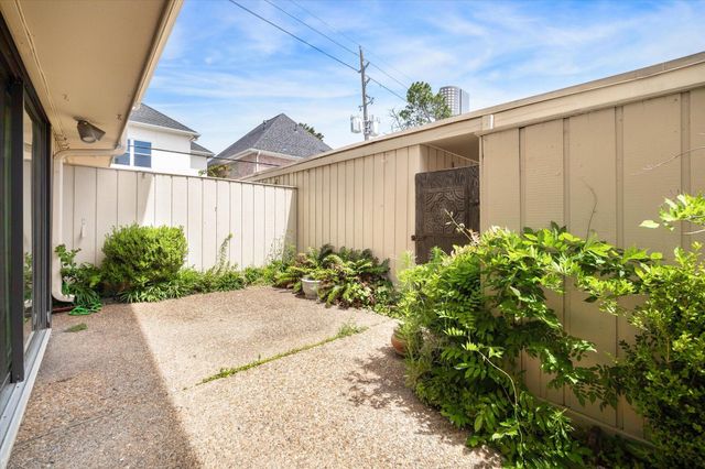5827 Valley Forge Drive 83, Houston, TX 77057