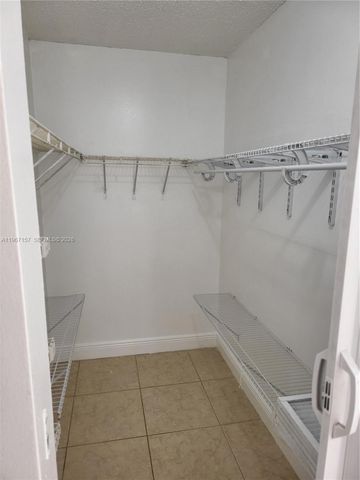 14611 N Kendall Dr 403L, Miami, FL 33186