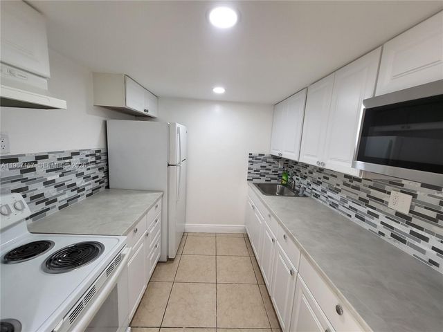 14611 N Kendall Dr 403L, Miami, FL 33186