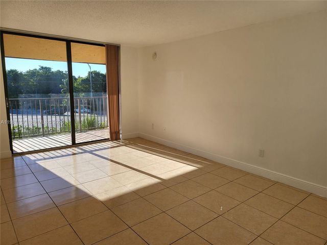 14611 N Kendall Dr 403L, Miami, FL 33186