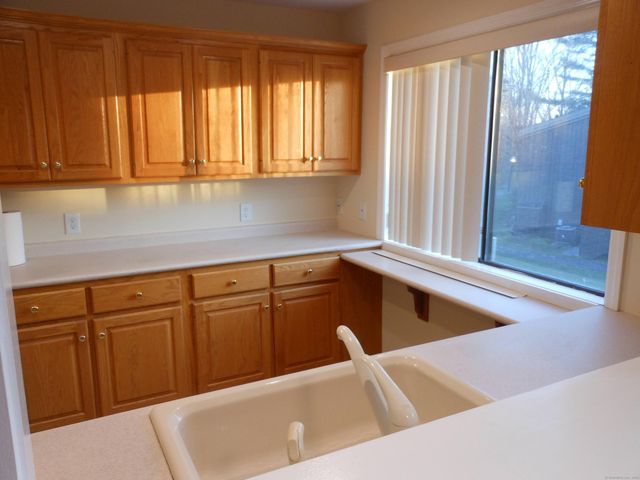 71 Dakota Lane A, Stratford, CT 06614