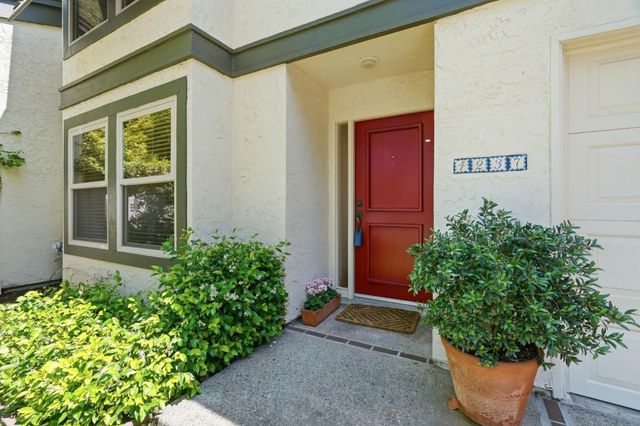 4237 Ponce Drive, Palo Alto, CA 94306