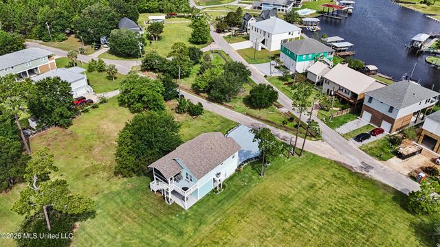 334 Lemoyne Road, Pass Christian, MS 39571
