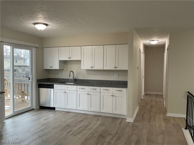 541 Howells Court, Eastlake, OH 44095