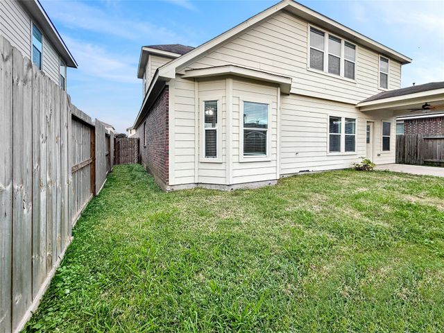 10006 Wood Leaf Court, Baytown, TX 77521