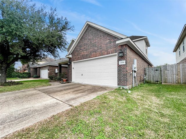 10006 Wood Leaf Court, Baytown, TX 77521