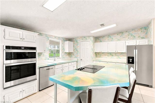 19813 Eagle Trace CT, North Fort Myers, FL 33903