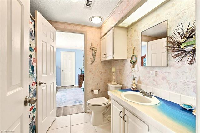 19813 Eagle Trace CT, North Fort Myers, FL 33903