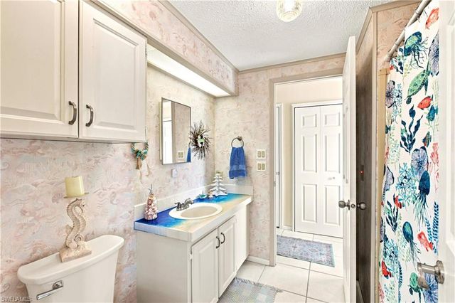 19813 Eagle Trace CT, North Fort Myers, FL 33903