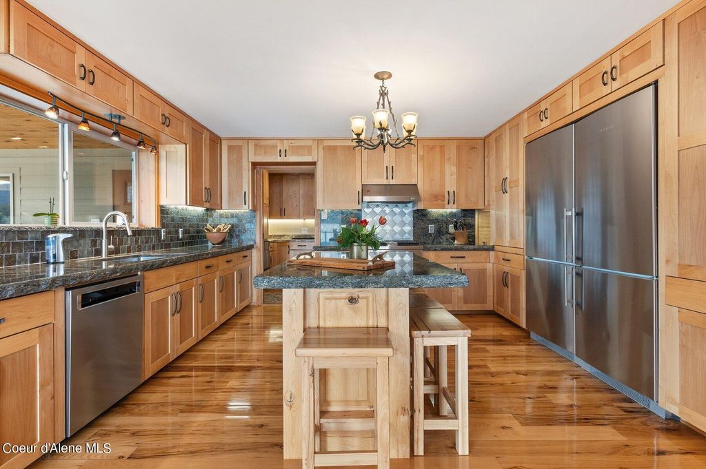 2537 Lakeshore Dr, Sagle, ID 83860 photo 10